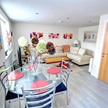 Hotties House - Two-Bed Cottage, Dog-Friendly & Off-Street Parking - Скарборо Экстерьер фото