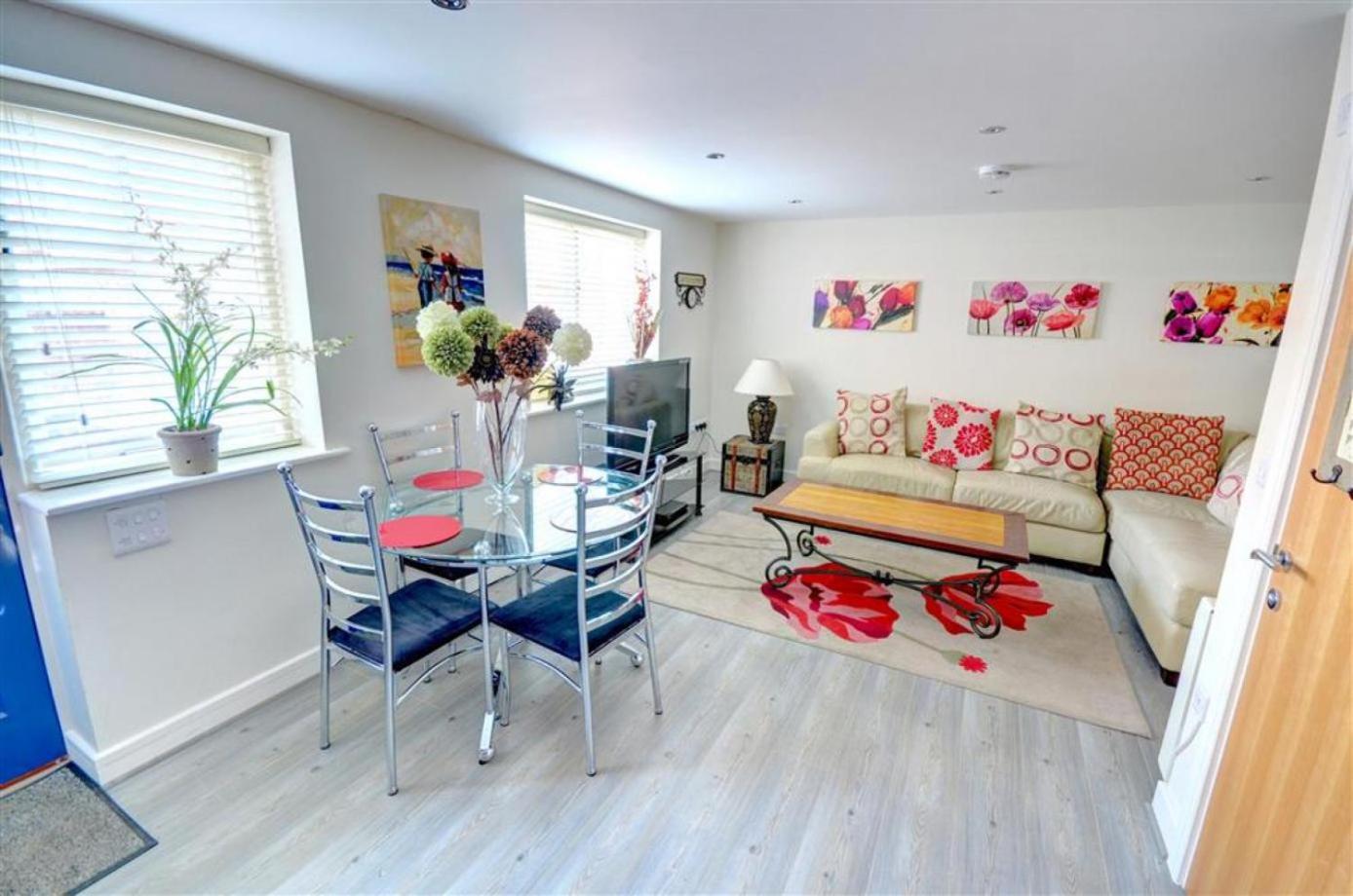 Hotties House - Two-Bed Cottage, Dog-Friendly & Off-Street Parking - Скарборо Экстерьер фото