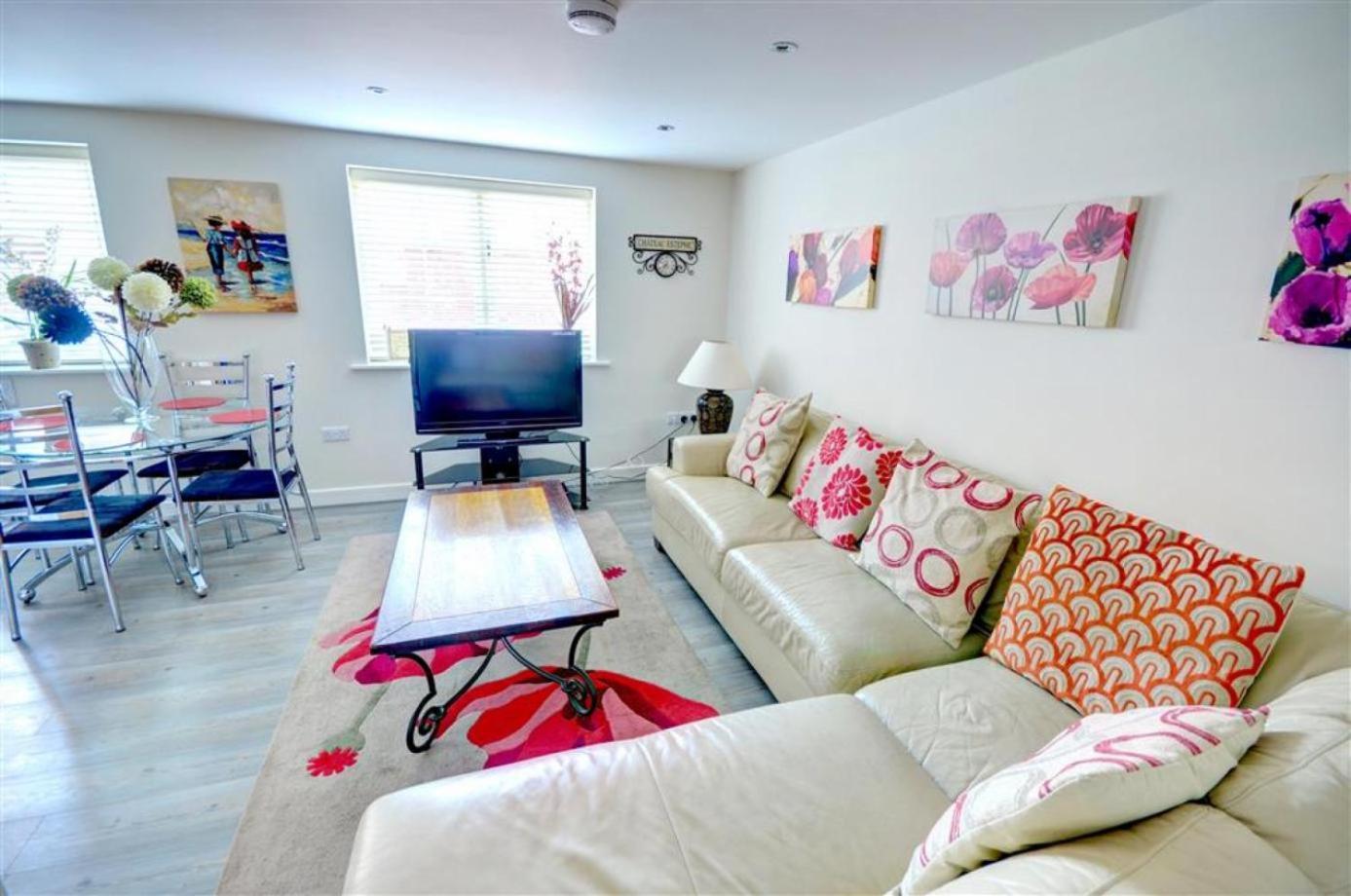 Hotties House - Two-Bed Cottage, Dog-Friendly & Off-Street Parking - Скарборо Экстерьер фото